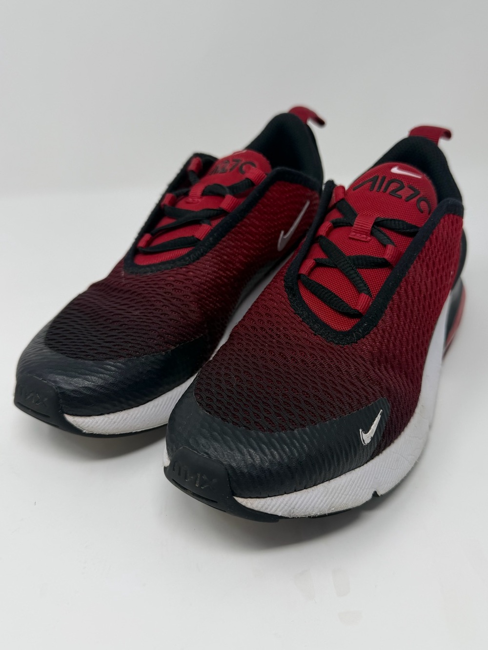 Kids Nike Air 270 Athletic Sneakers in Red and Black Sz. 2.5y